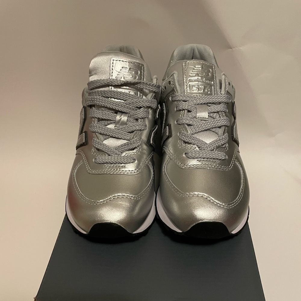 New Balance 574 Classics Traditionnels WL574PN2 silver metallic Size 5 Women